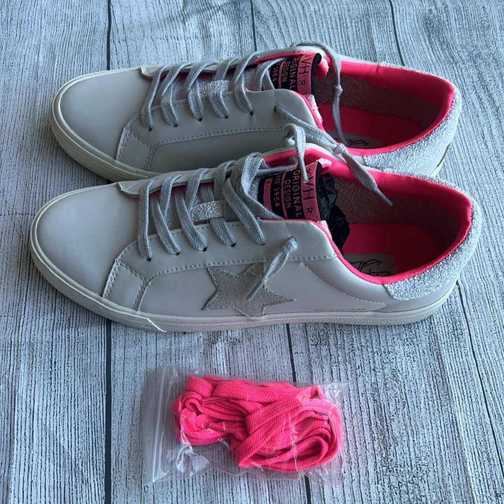 Brand New Vintage Havana Grande White Pink Splash Size 9 Sneakers